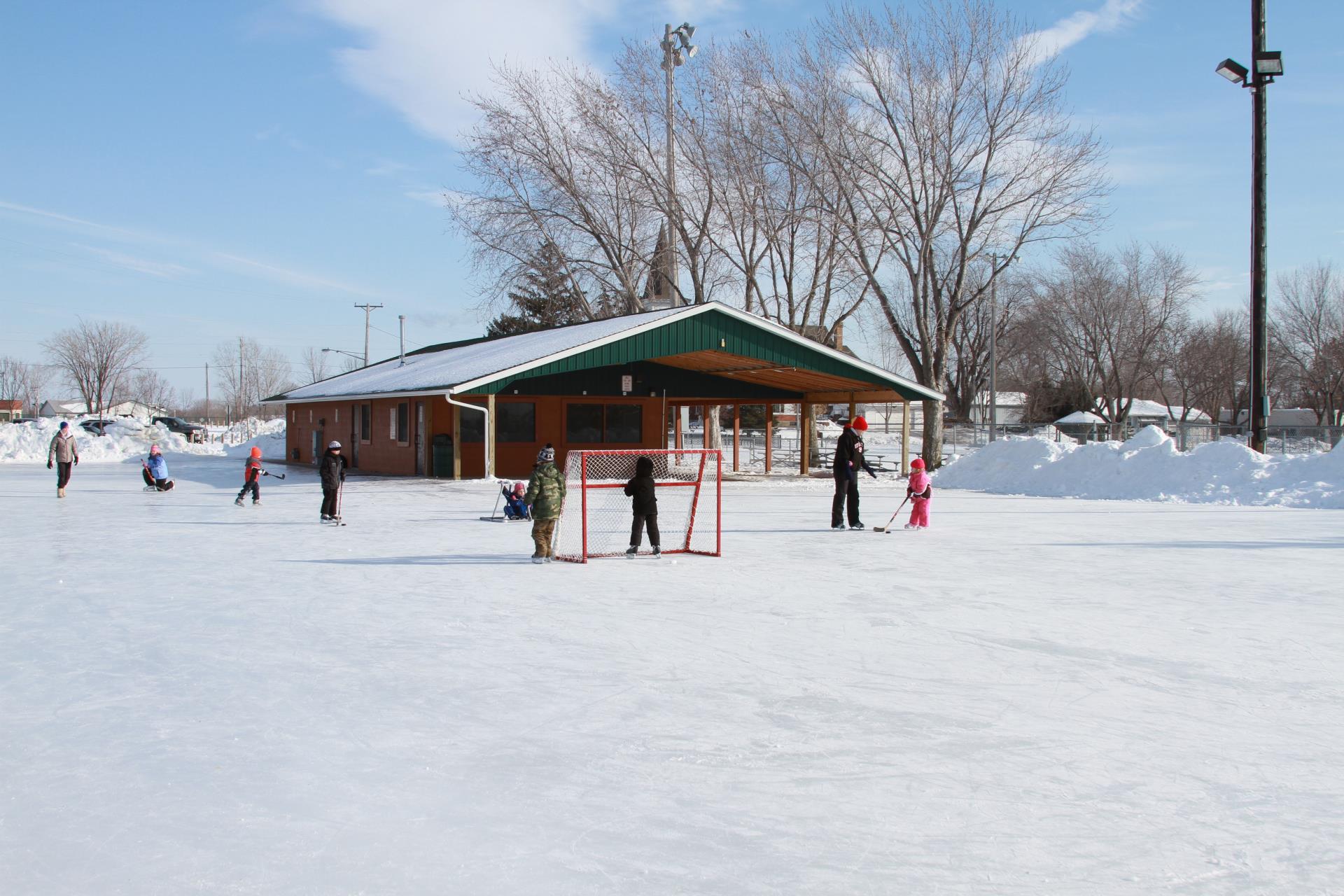 Oudoor Ice Rink-warming house